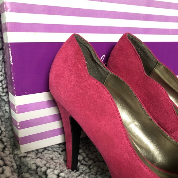 SOLD 🚫 Suede Pink High Heels - Picture 2 of 7